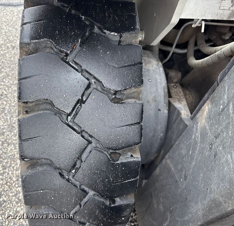 image for item EM6135 2017 UniCarriers PF70 forklift