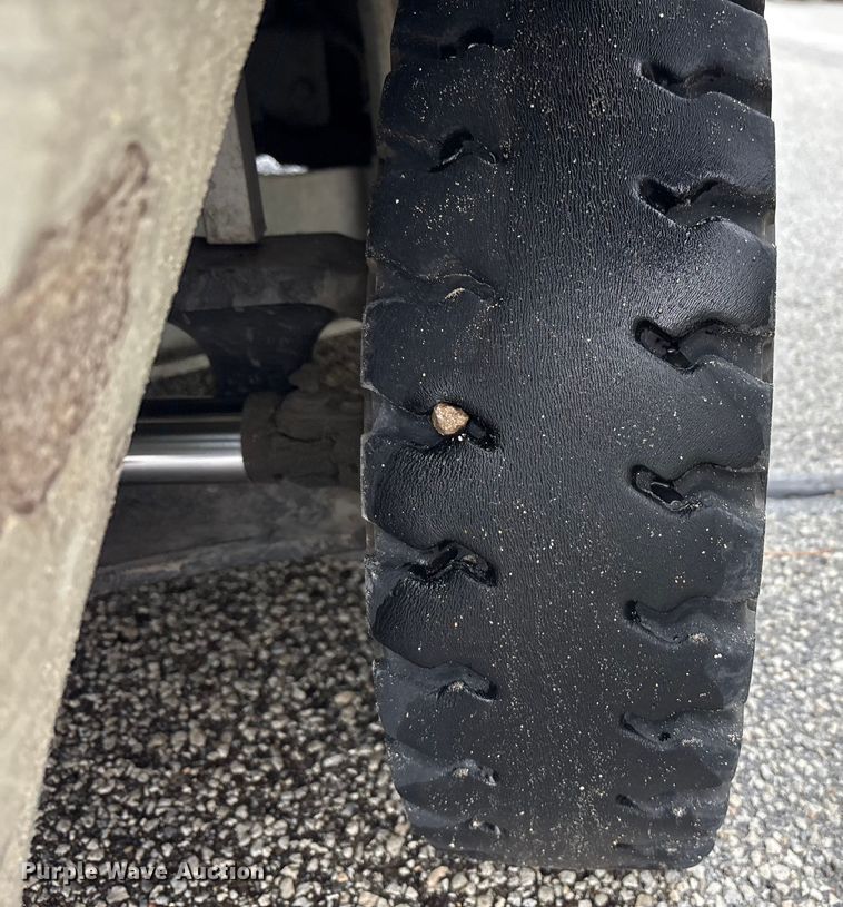 image for item EM6135 2017 UniCarriers PF70 forklift