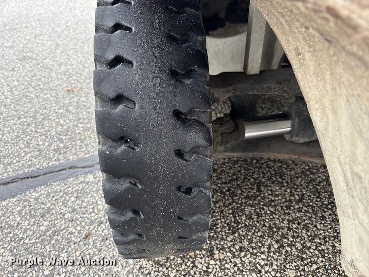 image for item EM6135 2017 UniCarriers PF70 forklift