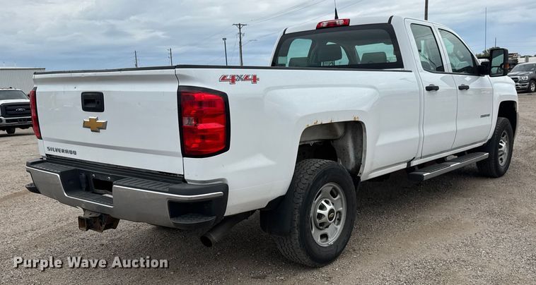 image for item EM8388 2016 Chevrolet Silverado 2500HD Double Cab pickup truck