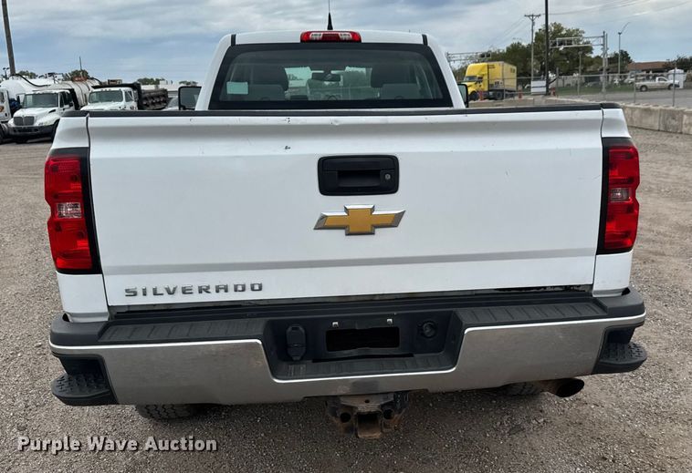 image for item EM8388 2016 Chevrolet Silverado 2500HD Double Cab pickup truck