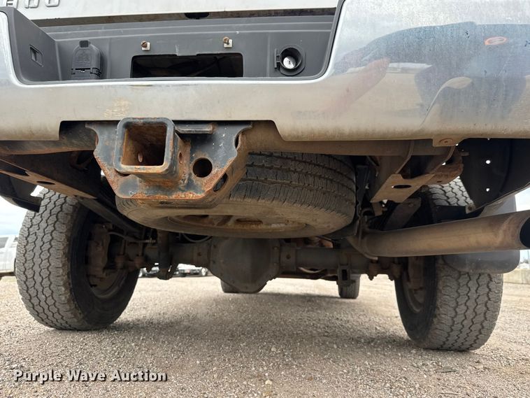 image for item EM8388 2016 Chevrolet Silverado 2500HD Double Cab pickup truck