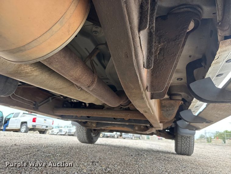 image for item EM8388 2016 Chevrolet Silverado 2500HD Double Cab pickup truck