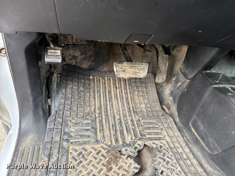 image for item EM8388 2016 Chevrolet Silverado 2500HD Double Cab pickup truck