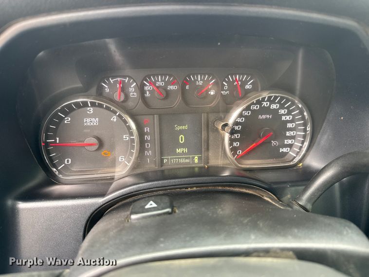 image for item EM8388 2016 Chevrolet Silverado 2500HD Double Cab pickup truck