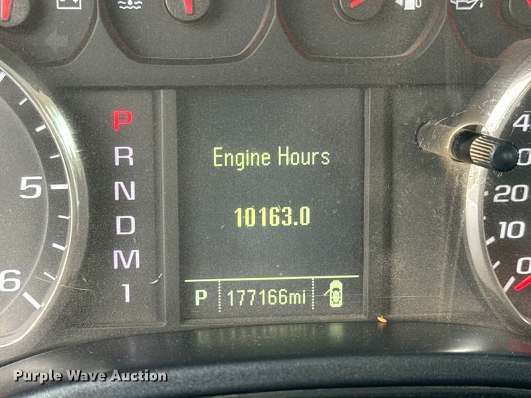 image for item EM8388 2016 Chevrolet Silverado 2500HD Double Cab pickup truck