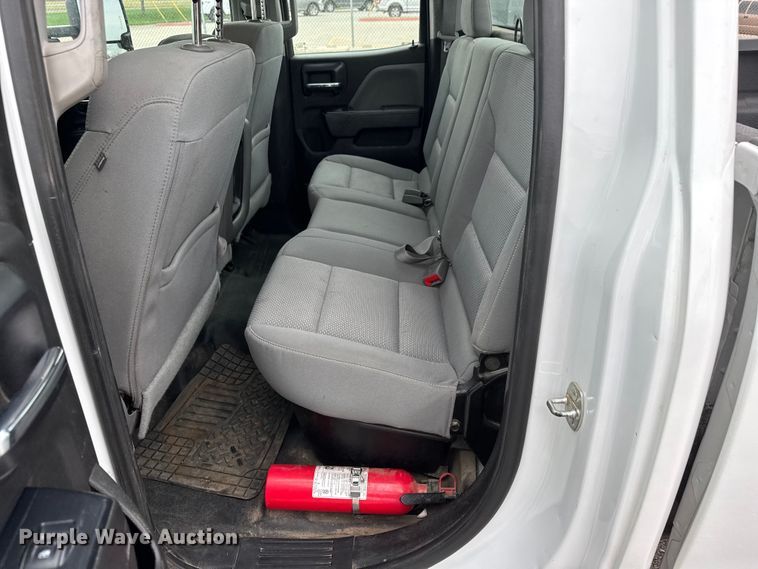 image for item EM8388 2016 Chevrolet Silverado 2500HD Double Cab pickup truck