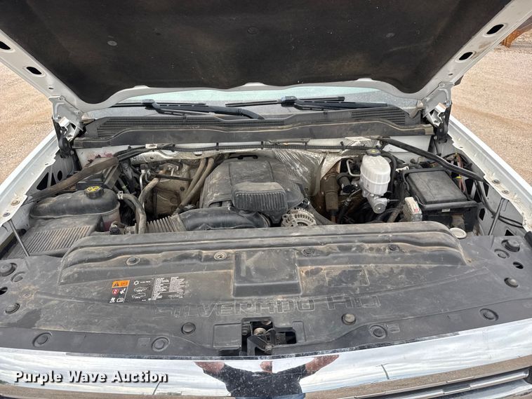 image for item EM8388 2016 Chevrolet Silverado 2500HD Double Cab pickup truck