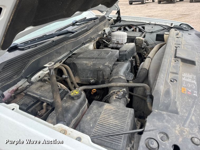 image for item EM8388 2016 Chevrolet Silverado 2500HD Double Cab pickup truck