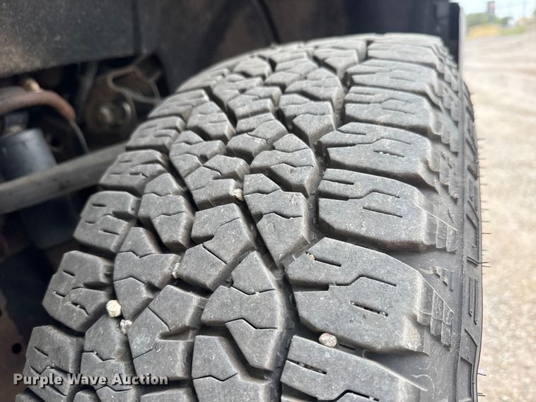 image for item EM8388 2016 Chevrolet Silverado 2500HD Double Cab pickup truck