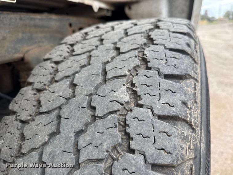 image for item EM8388 2016 Chevrolet Silverado 2500HD Double Cab pickup truck