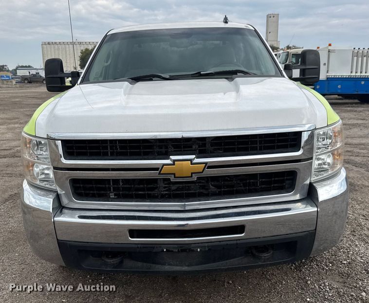 image for item EM8410 2007 Chevrolet Silverado 2500HD Ext. Cab pickup truck