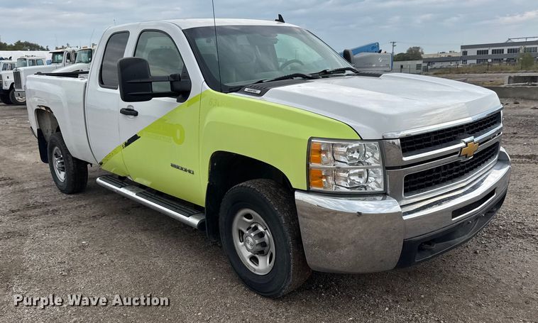 image for item EM8410 2007 Chevrolet Silverado 2500HD Ext. Cab pickup truck