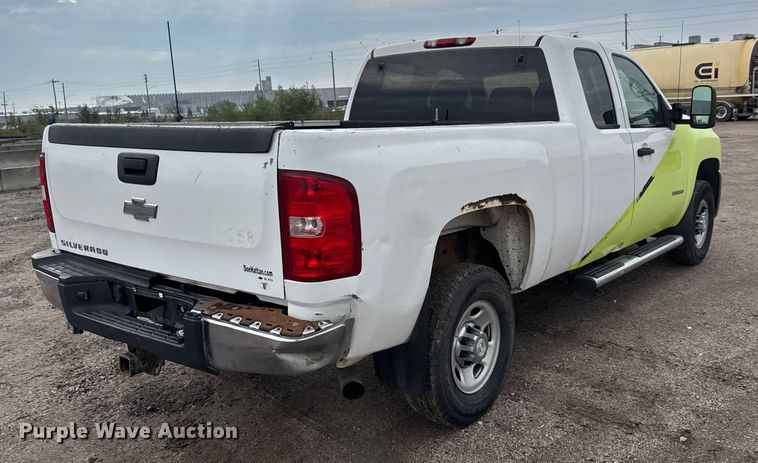 image for item EM8410 2007 Chevrolet Silverado 2500HD Ext. Cab pickup truck