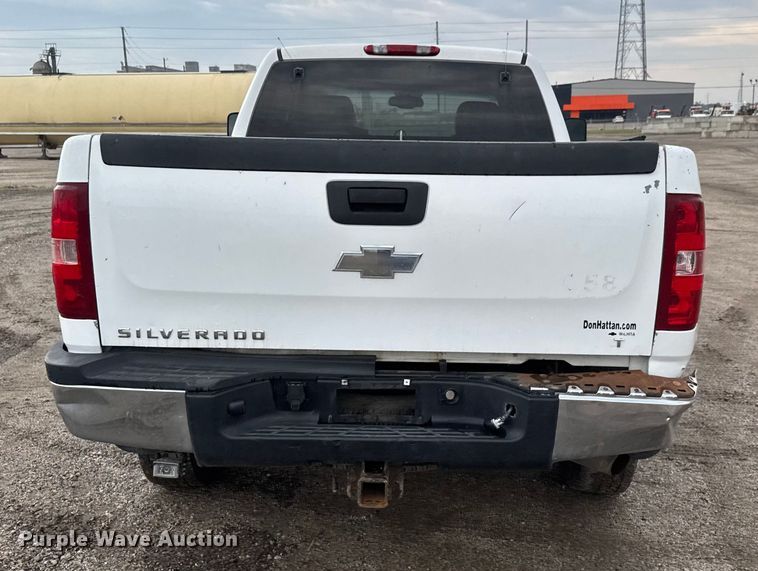 image for item EM8410 2007 Chevrolet Silverado 2500HD Ext. Cab pickup truck