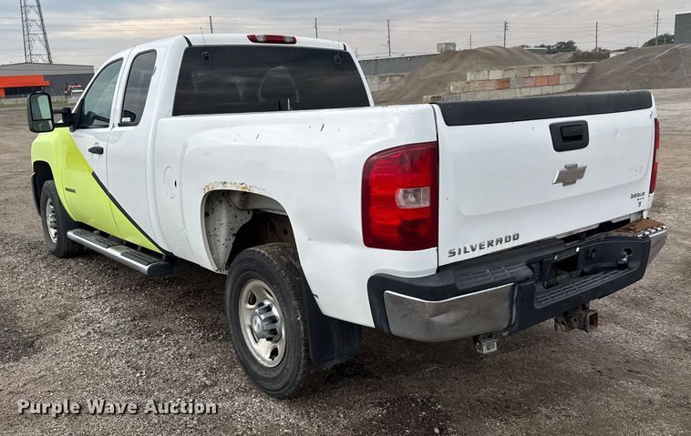 image for item EM8410 2007 Chevrolet Silverado 2500HD Ext. Cab pickup truck