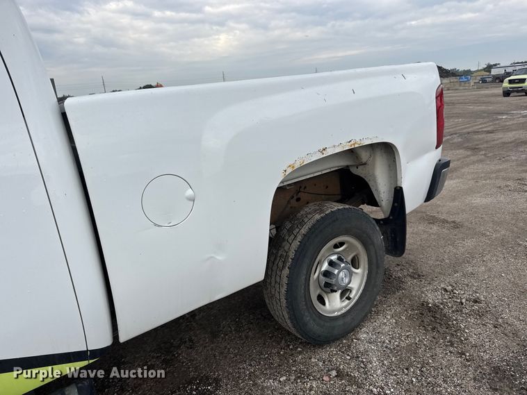 image for item EM8410 2007 Chevrolet Silverado 2500HD Ext. Cab pickup truck