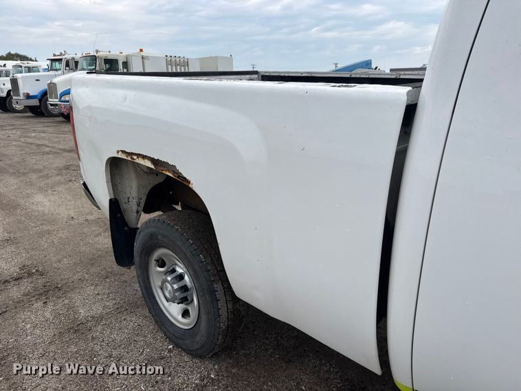 image for item EM8410 2007 Chevrolet Silverado 2500HD Ext. Cab pickup truck