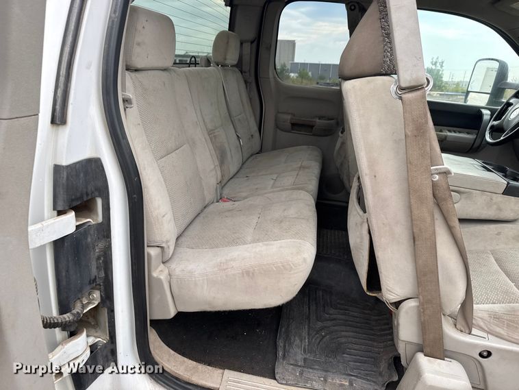 image for item EM8410 2007 Chevrolet Silverado 2500HD Ext. Cab pickup truck