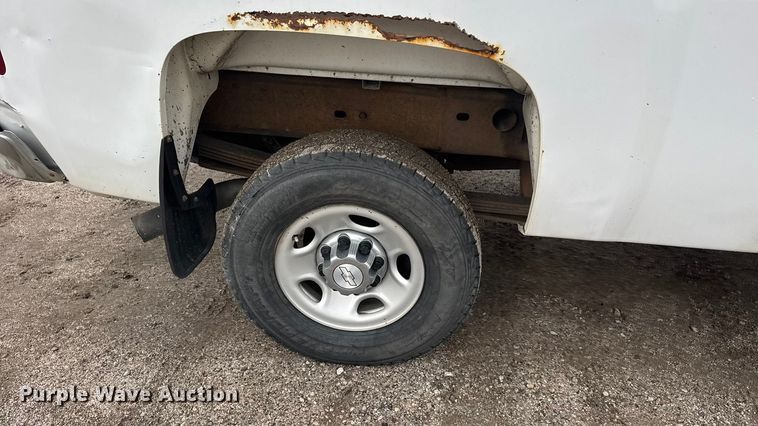 image for item EM8410 2007 Chevrolet Silverado 2500HD Ext. Cab pickup truck