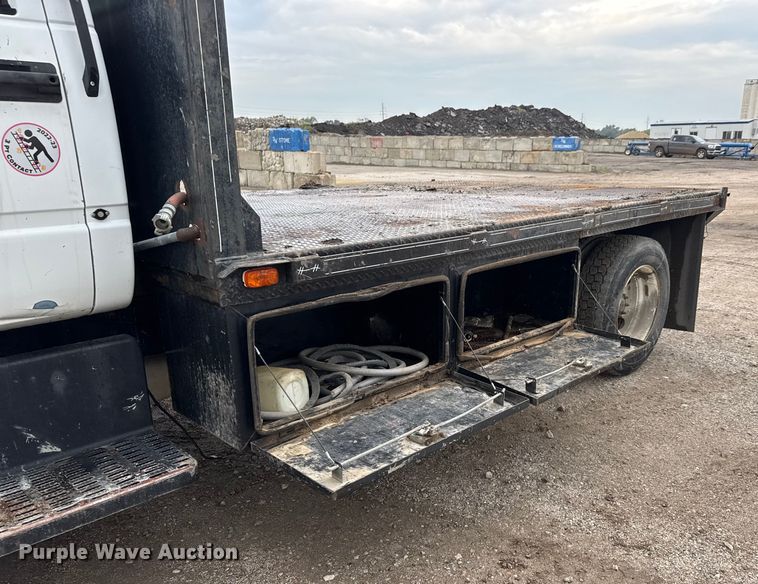 image for item EM8411 1995 GMC Top Kick flatbed truck