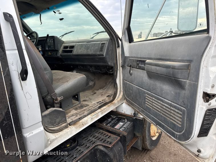 image for item EM8411 1995 GMC Top Kick flatbed truck