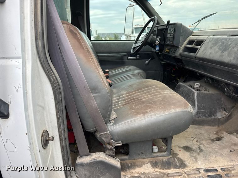 image for item EM8411 1995 GMC Top Kick flatbed truck