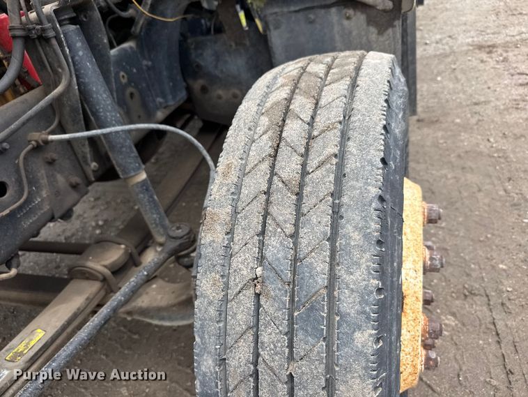 image for item EM8411 1995 GMC Top Kick flatbed truck