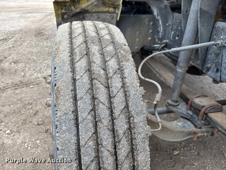 image for item EM8411 1995 GMC Top Kick flatbed truck