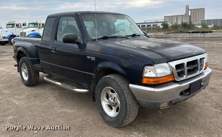image for item EM8413 1999 Ford Ranger XLT SuperCab pickup truck