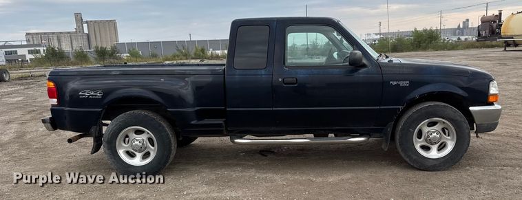 image for item EM8413 1999 Ford Ranger XLT SuperCab pickup truck