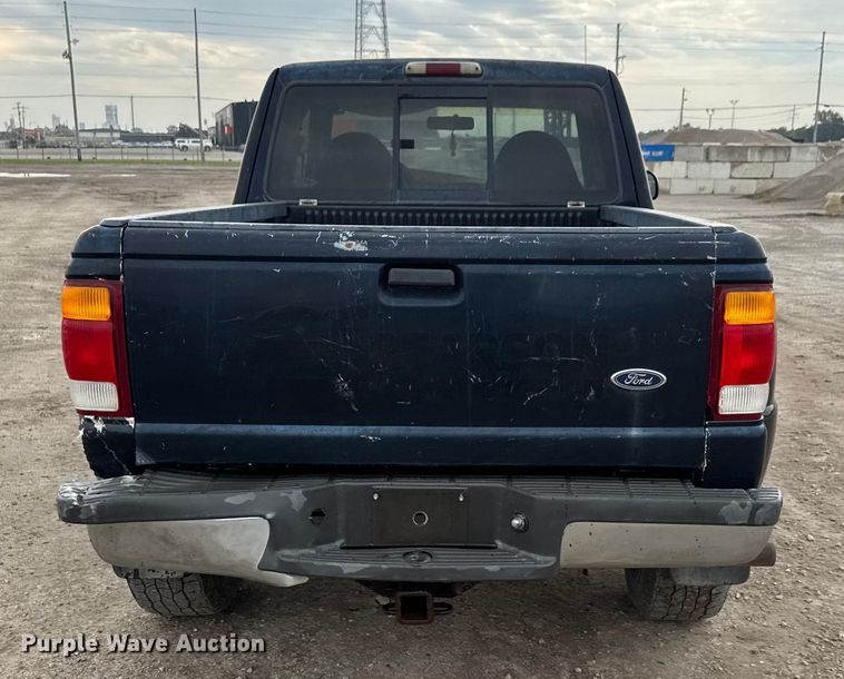 image for item EM8413 1999 Ford Ranger XLT SuperCab pickup truck