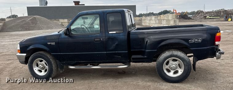 image for item EM8413 1999 Ford Ranger XLT SuperCab pickup truck