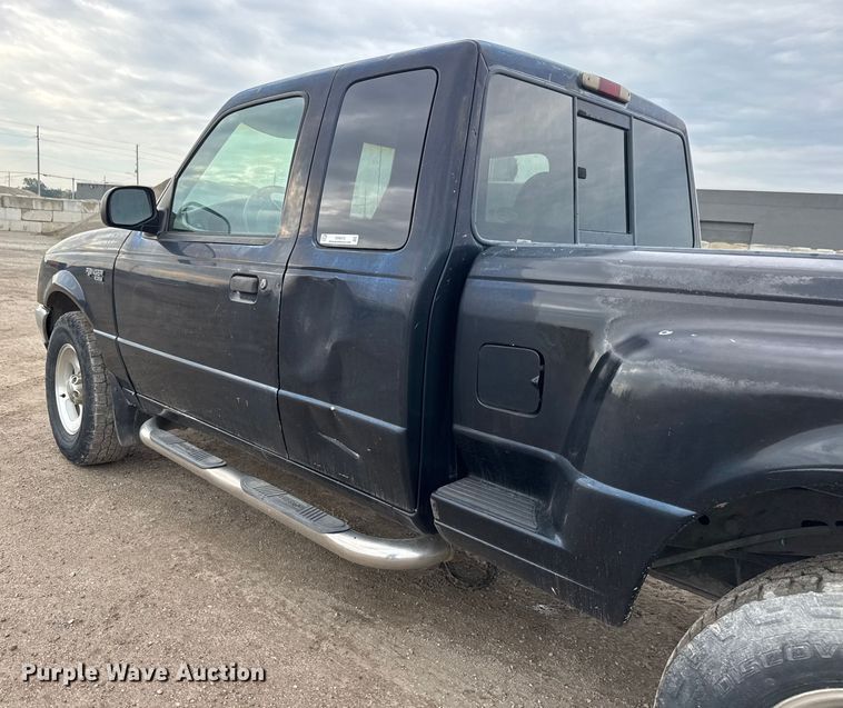 image for item EM8413 1999 Ford Ranger XLT SuperCab pickup truck