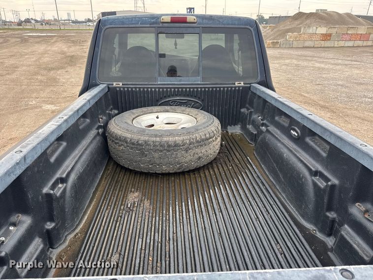 image for item EM8413 1999 Ford Ranger XLT SuperCab pickup truck