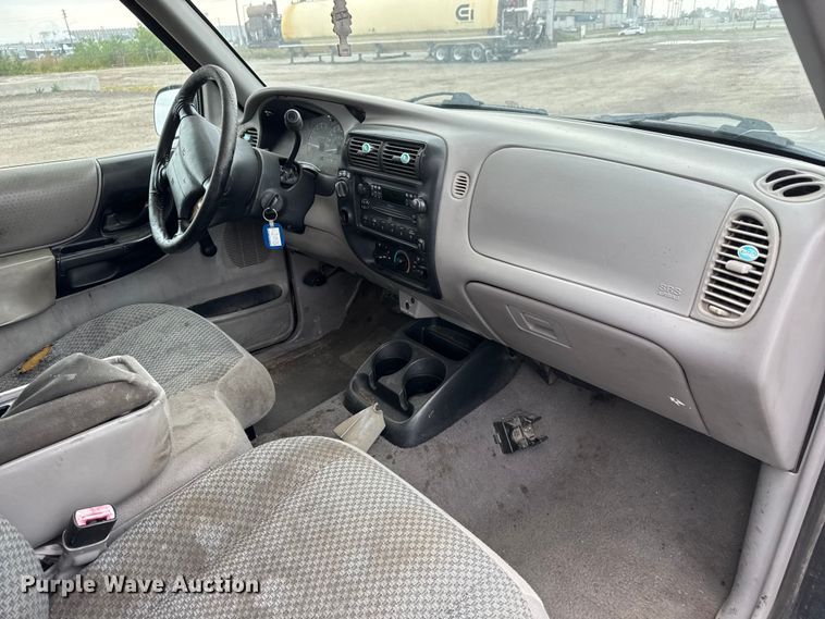 image for item EM8413 1999 Ford Ranger XLT SuperCab pickup truck