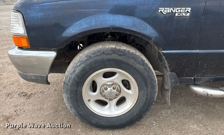 image for item EM8413 1999 Ford Ranger XLT SuperCab pickup truck