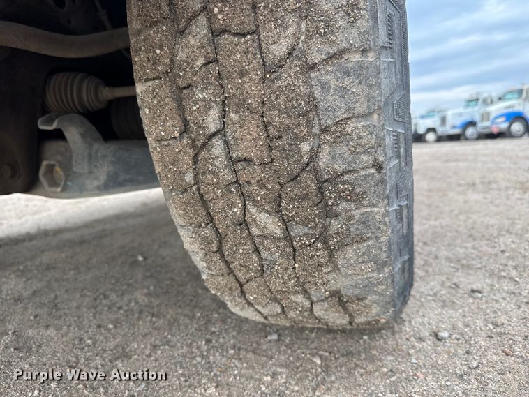 image for item EM8413 1999 Ford Ranger XLT SuperCab pickup truck