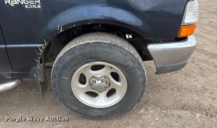 image for item EM8413 1999 Ford Ranger XLT SuperCab pickup truck