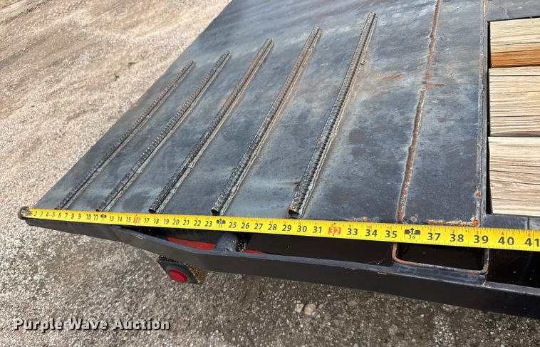 image for item EM8423 2005 Load Max Equipment trailer