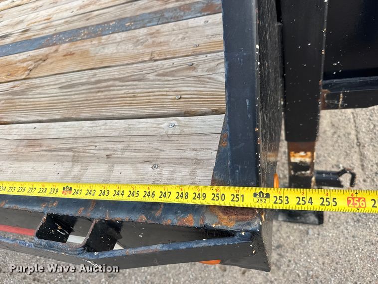 image for item EM8423 2005 Load Max Equipment trailer