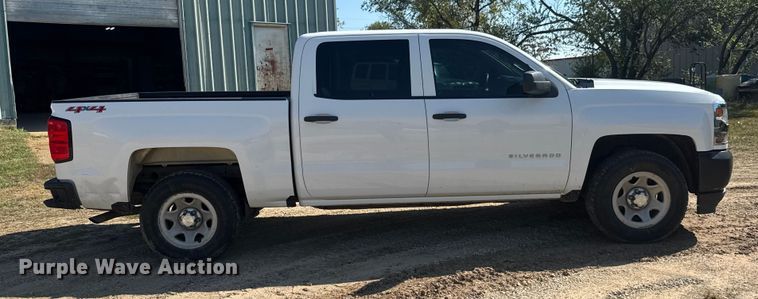 image for item EM8437 2017 Chevrolet Silverado 1500 Crew Cab pickup truck