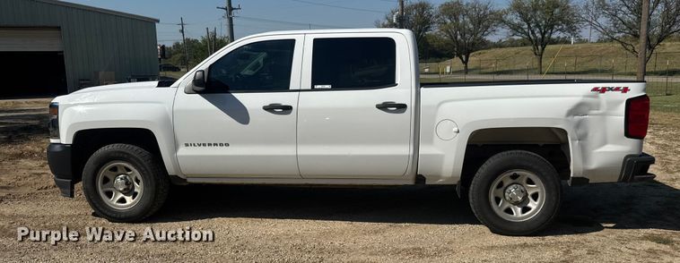 image for item EM8437 2017 Chevrolet Silverado 1500 Crew Cab pickup truck