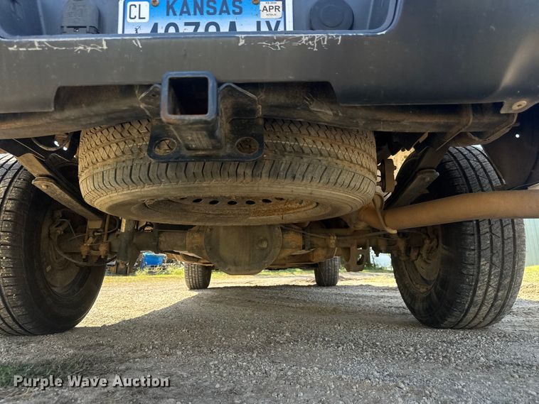 image for item EM8437 2017 Chevrolet Silverado 1500 Crew Cab pickup truck