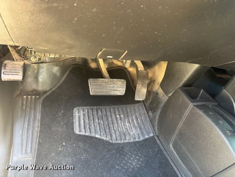 image for item EM8437 2017 Chevrolet Silverado 1500 Crew Cab pickup truck