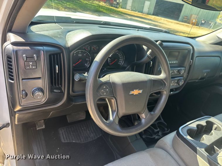 image for item EM8437 2017 Chevrolet Silverado 1500 Crew Cab pickup truck