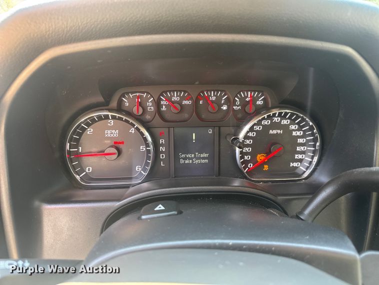 image for item EM8437 2017 Chevrolet Silverado 1500 Crew Cab pickup truck