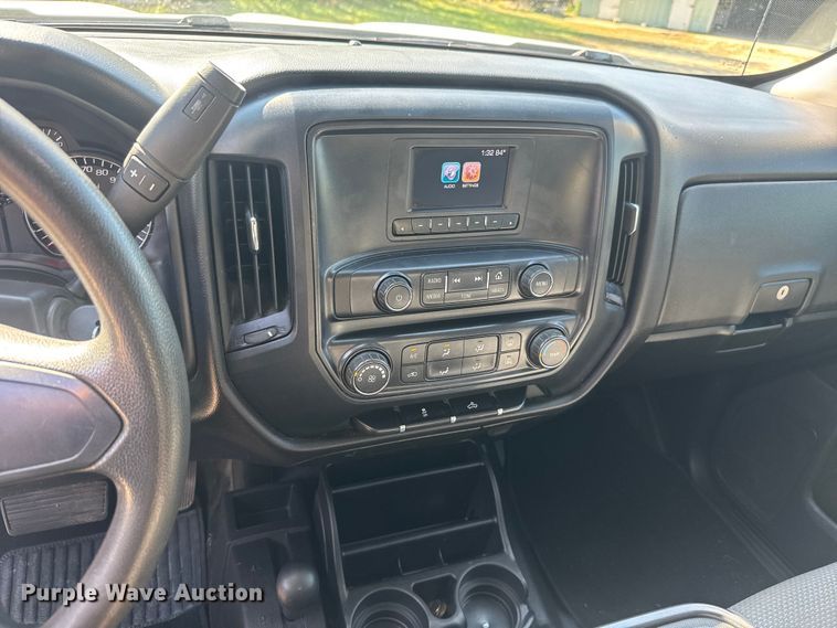 image for item EM8437 2017 Chevrolet Silverado 1500 Crew Cab pickup truck