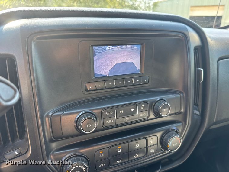 image for item EM8437 2017 Chevrolet Silverado 1500 Crew Cab pickup truck