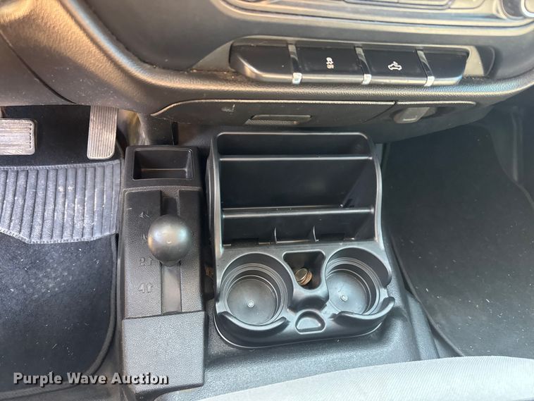 image for item EM8437 2017 Chevrolet Silverado 1500 Crew Cab pickup truck